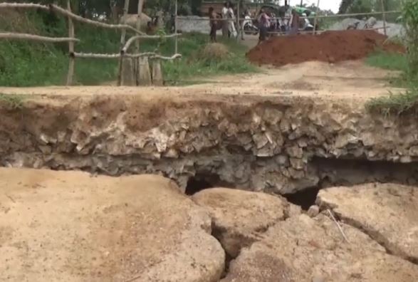 Heavy Rains Wash Away Bridge in Odisha's Mayurbhanj, Road Connectivity Severed